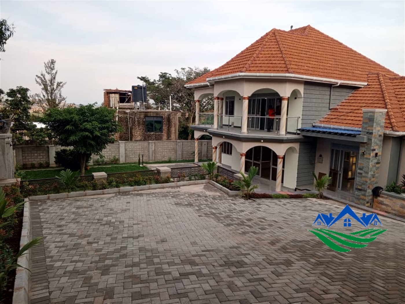 Mansion for sale in Kitende Wakiso