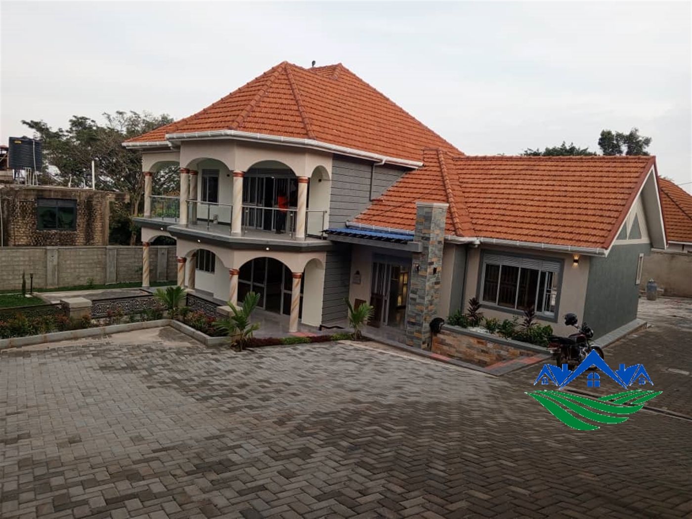 Mansion for sale in Kitende Wakiso