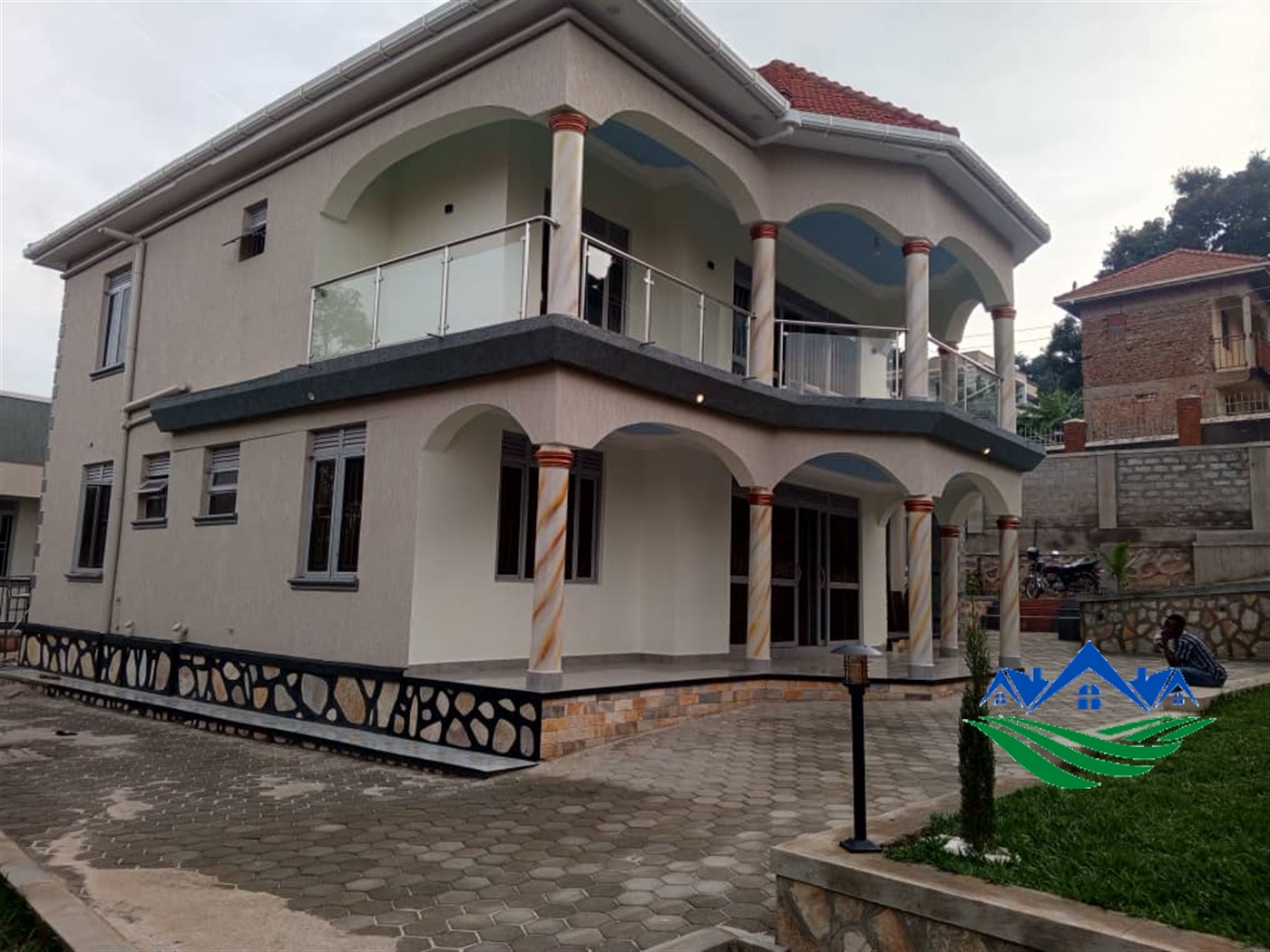 Mansion for sale in Kitende Wakiso