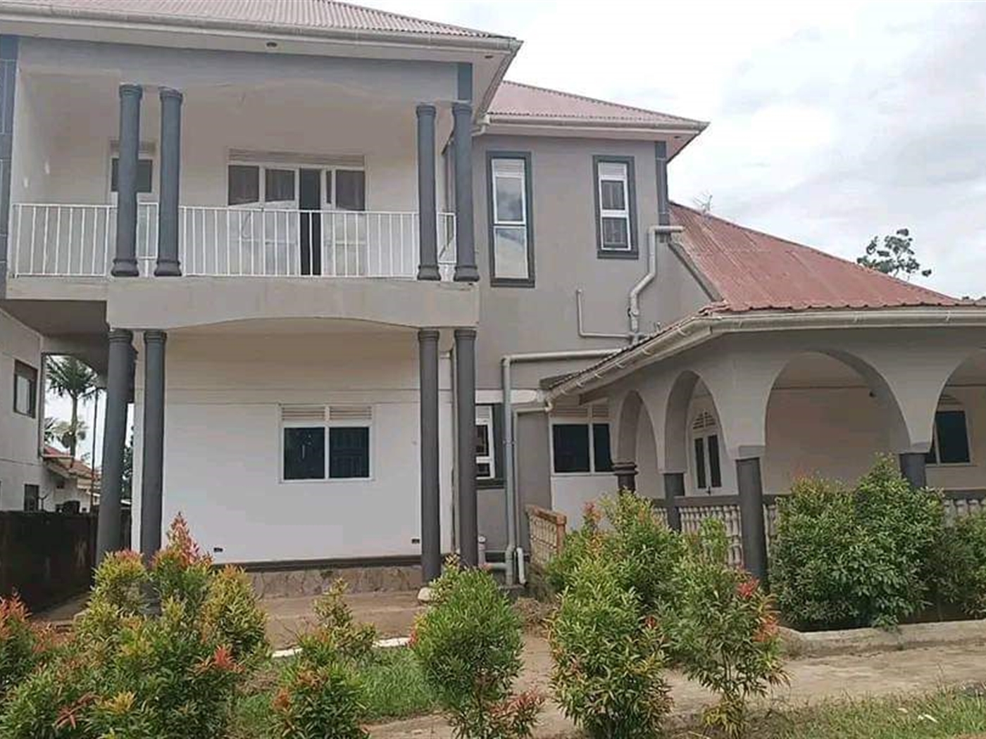 Storeyed house for sale in Nangabo Wakiso