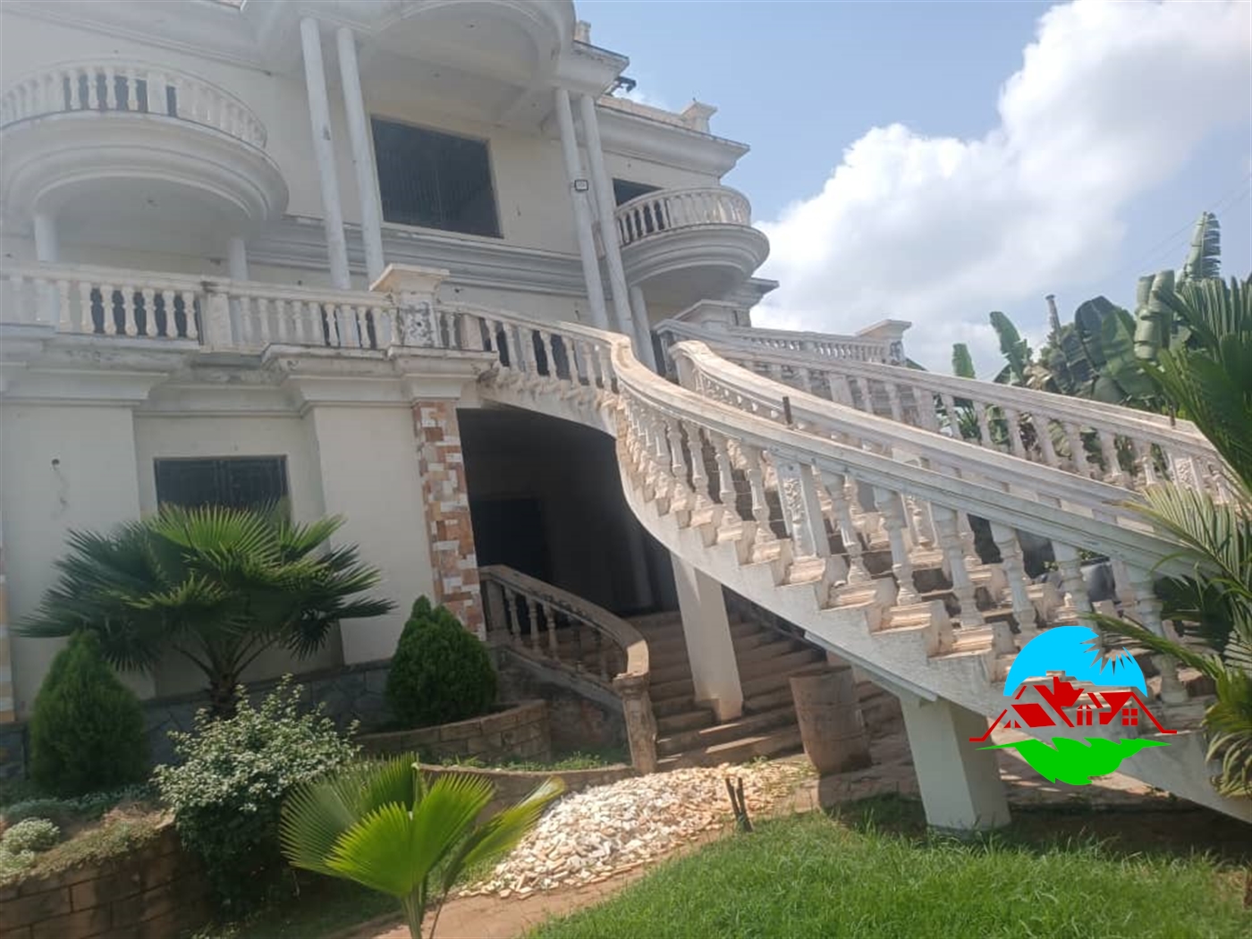 Storeyed house for sale in Bwebajja Wakiso