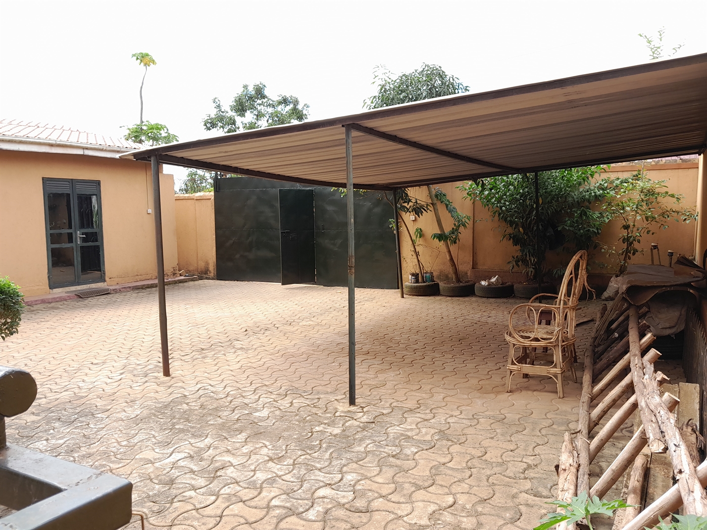 Duplex for sale in Kiwanga Mukono