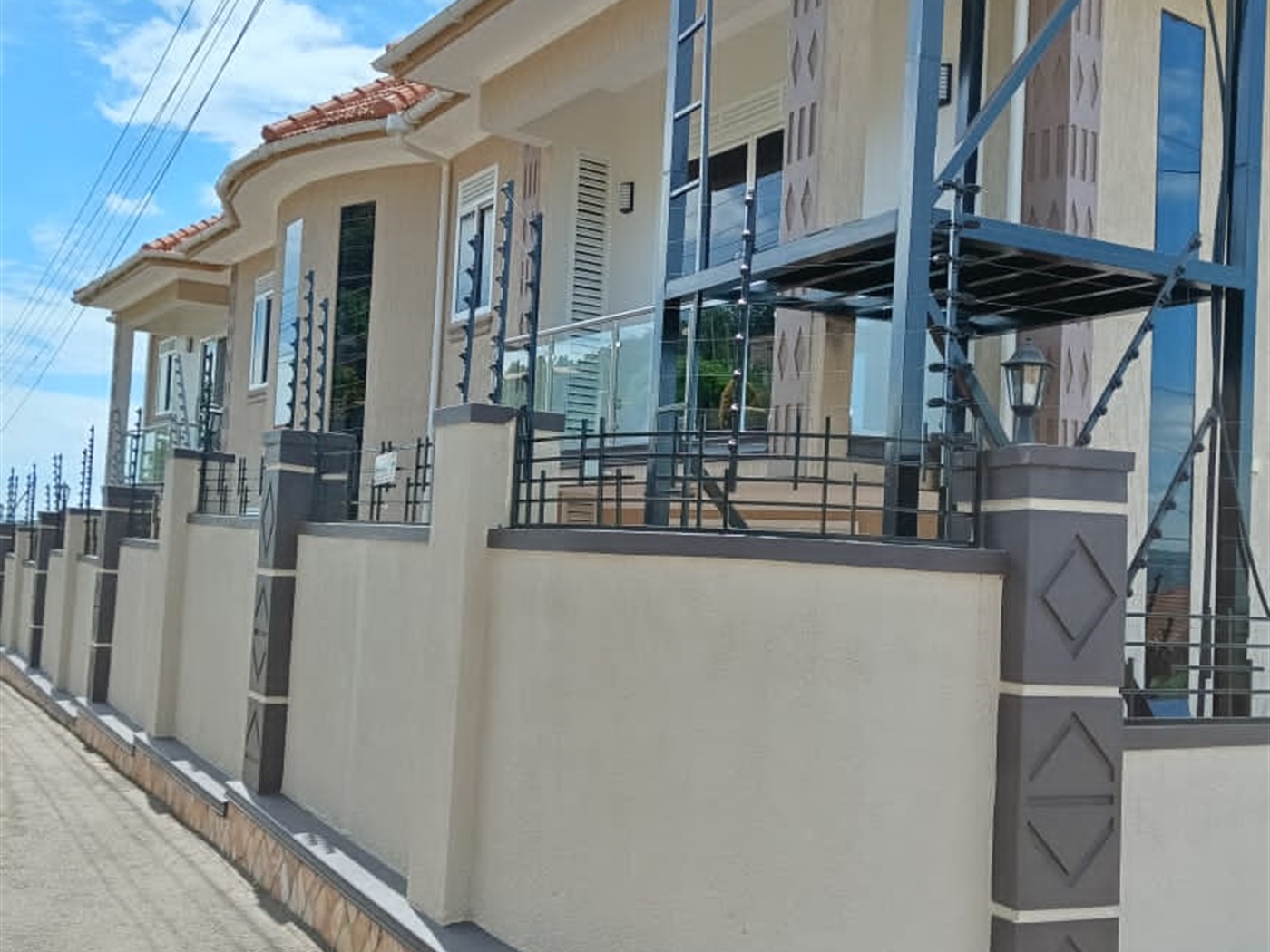 Mansion for sale in Lwezalubowa Wakiso