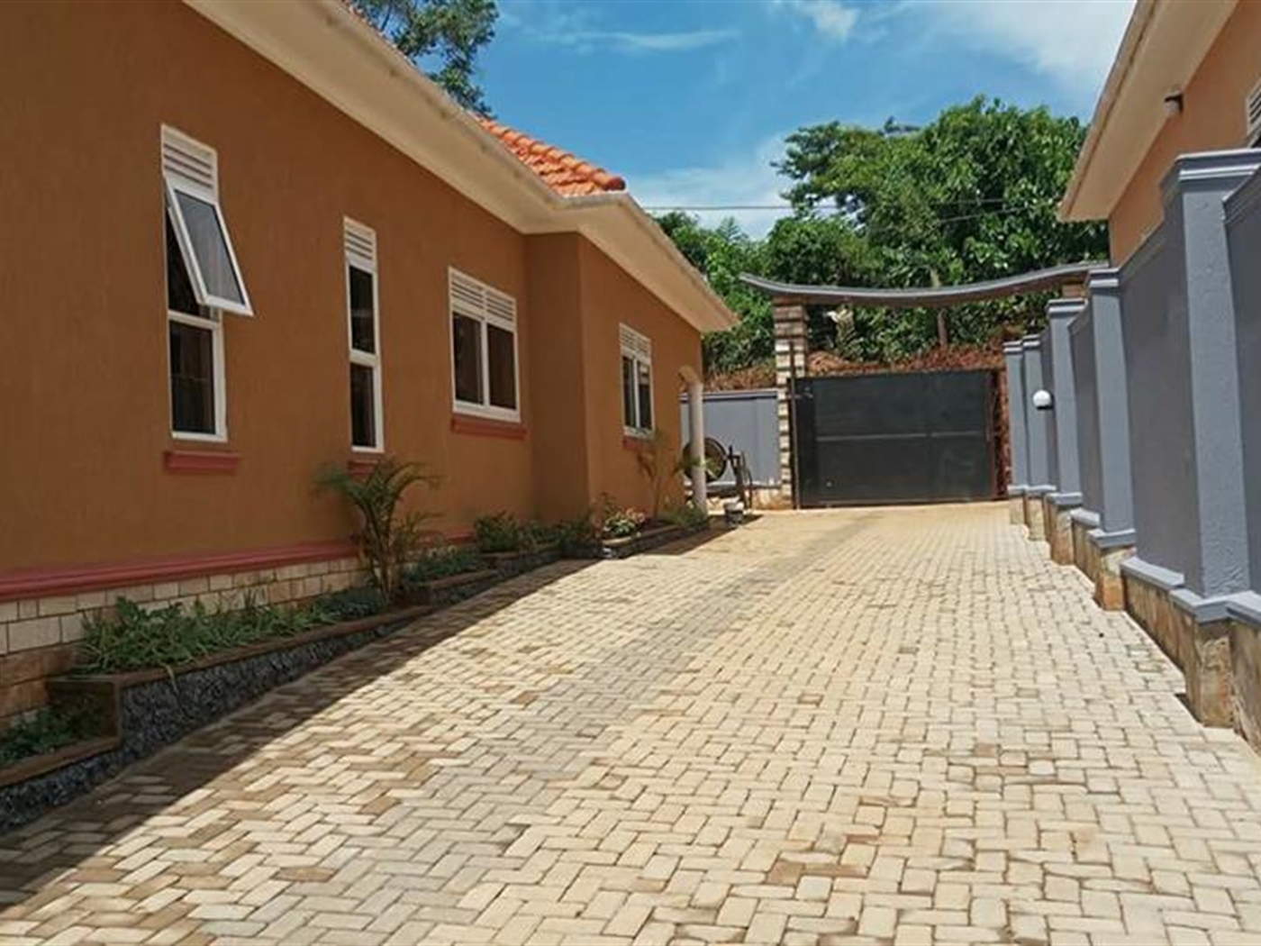 Bungalow for sale in Kira Wakiso