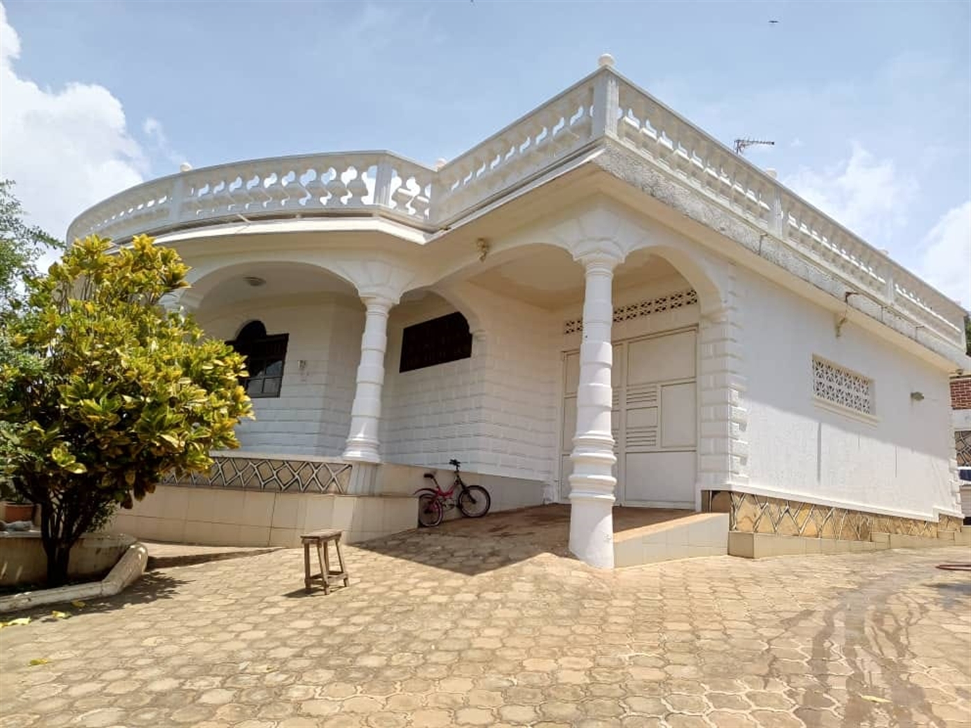 Mansion for sale in Kizungu Kampala