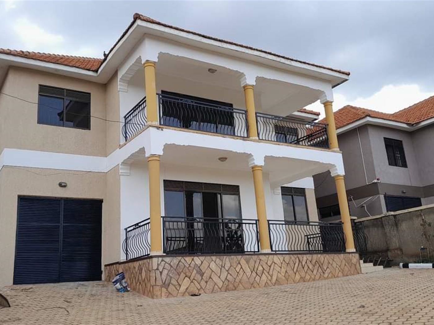 Storeyed house for rent in Naalya Wakiso