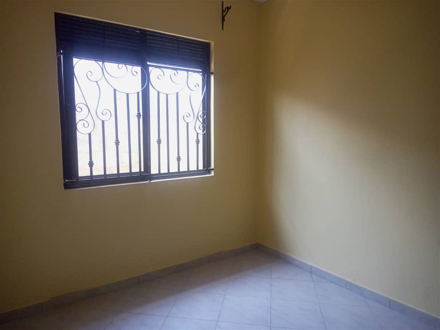 Semi Detached for rent in Nsasa Mukono