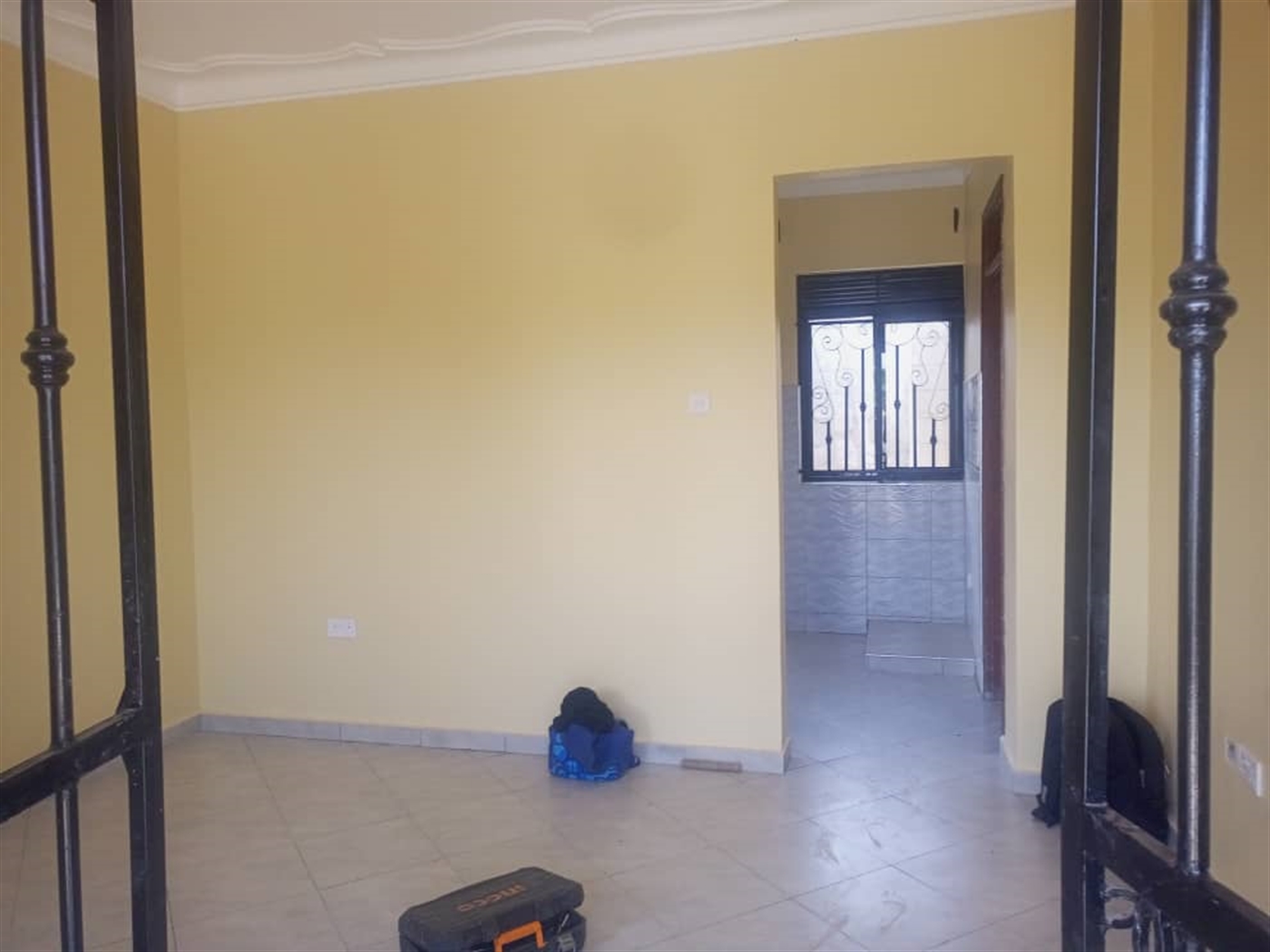 Semi Detached for rent in Nsasa Mukono