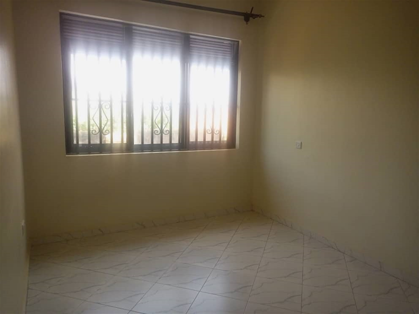 Semi Detached for rent in Nsasa Mukono