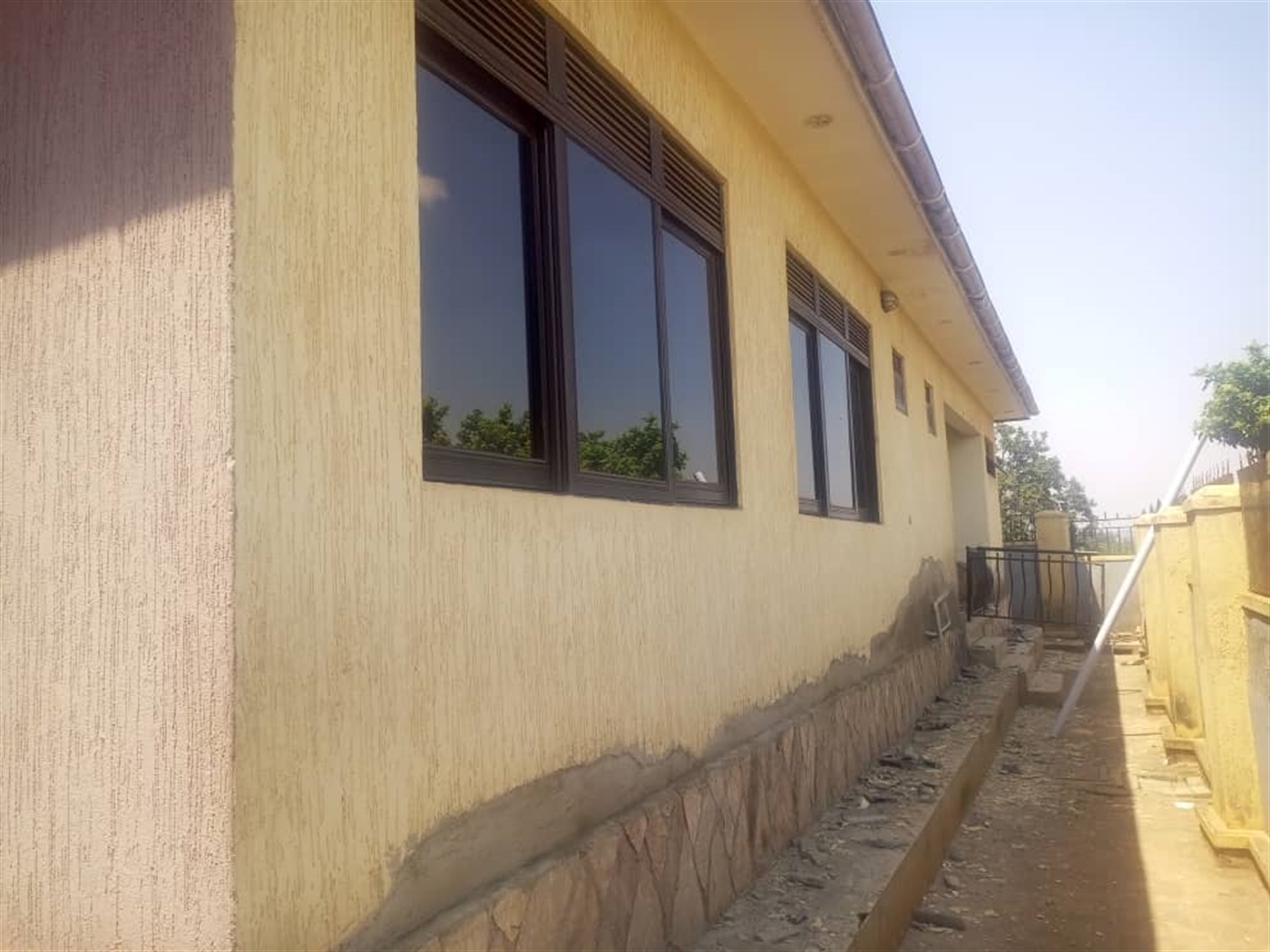 Bungalow for rent in Kira Wakiso