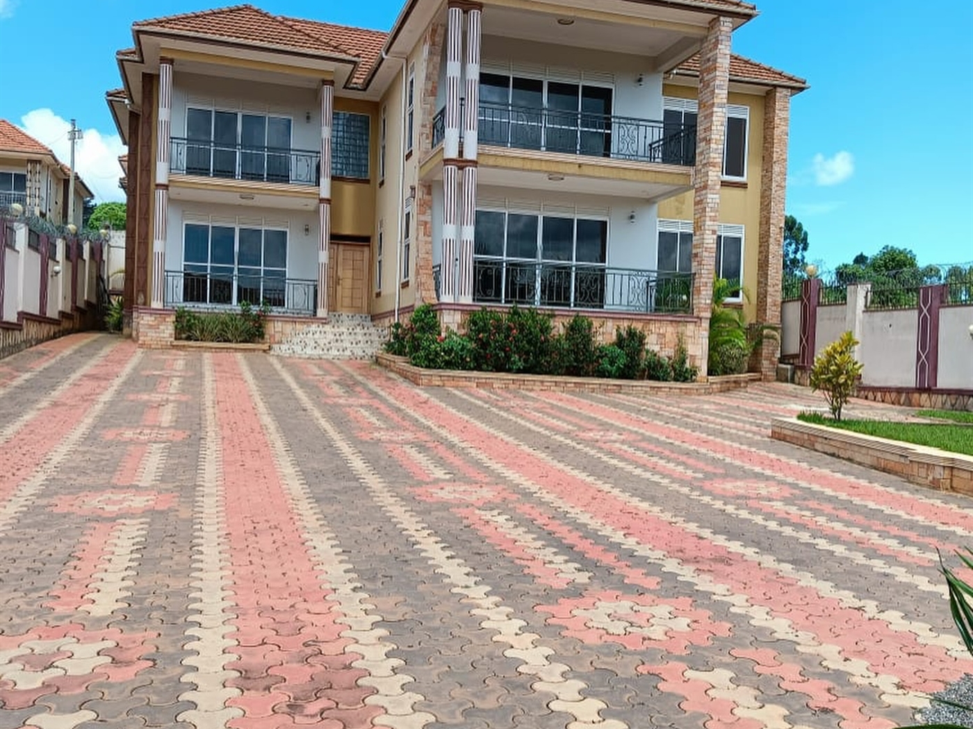 Storeyed house for sale in Kitende Wakiso