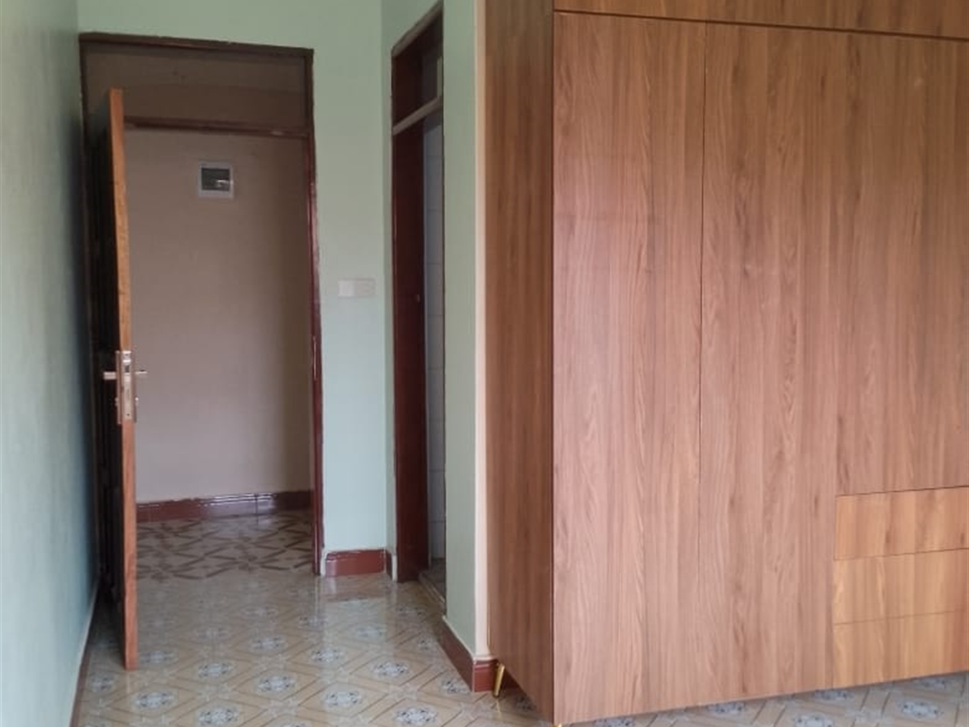 Bungalow for rent in Kiwaatule Kampala