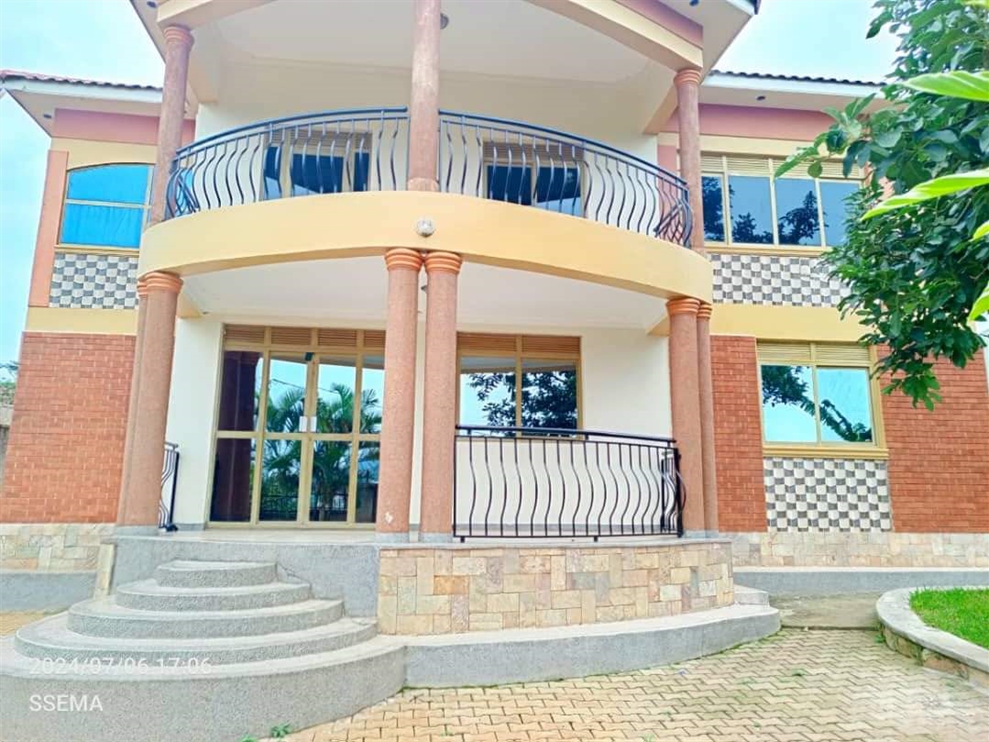 Storeyed house for sale in Buddo Wakiso