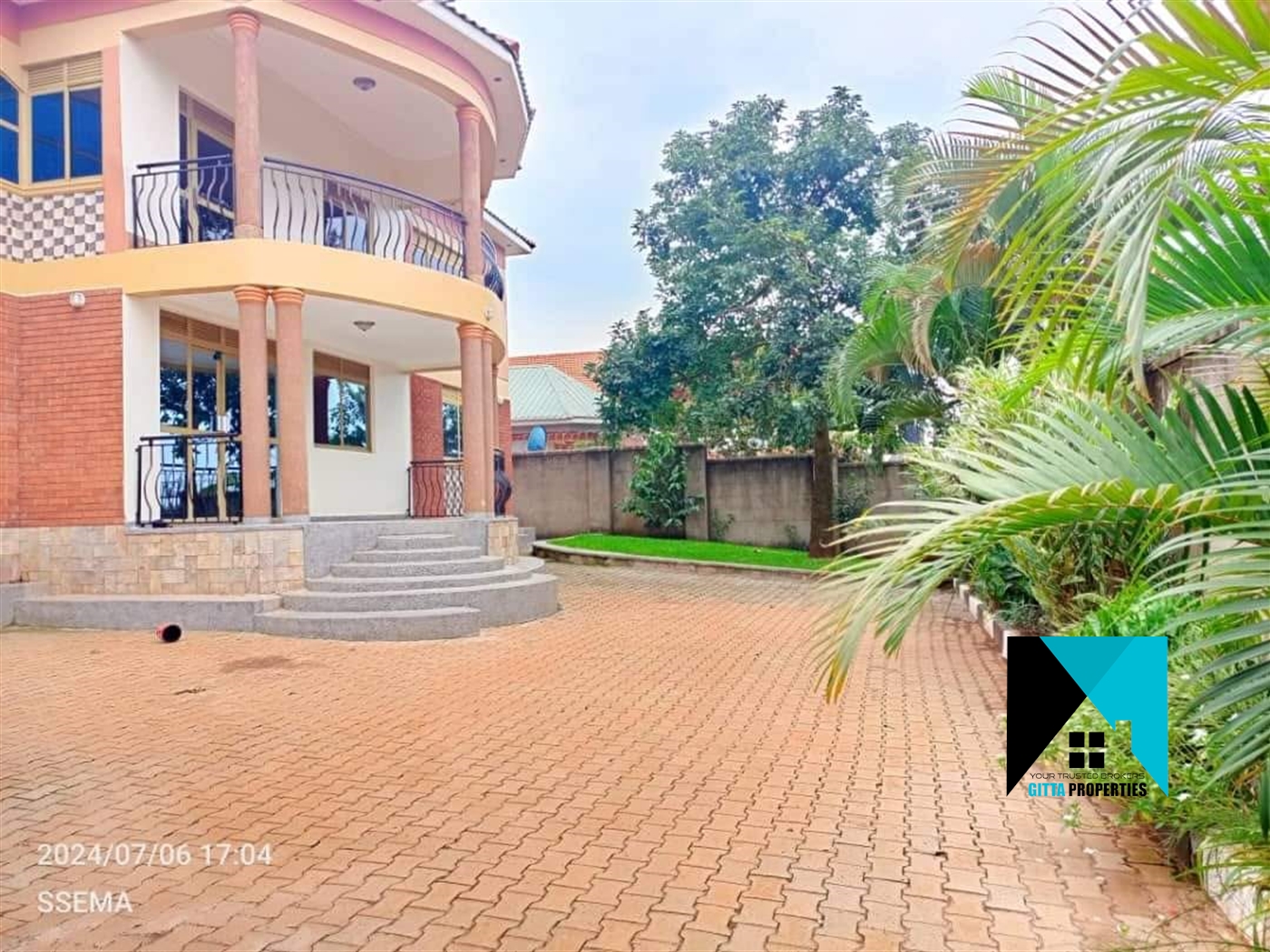 Storeyed house for sale in Buddo Wakiso