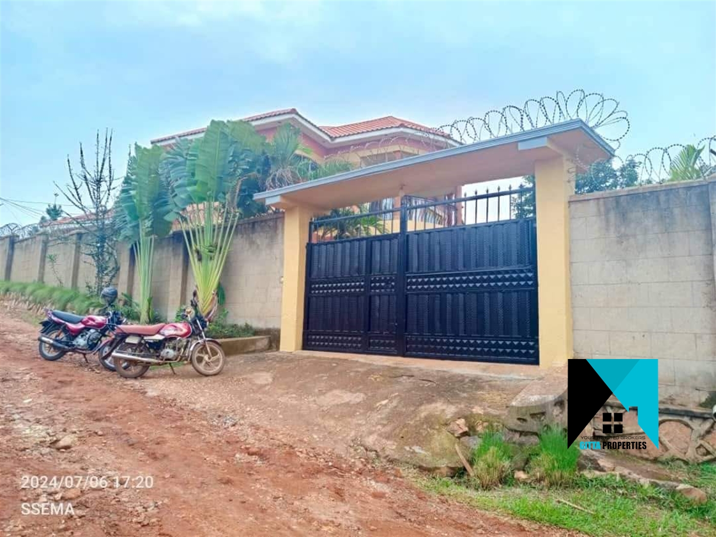 Storeyed house for sale in Buddo Wakiso