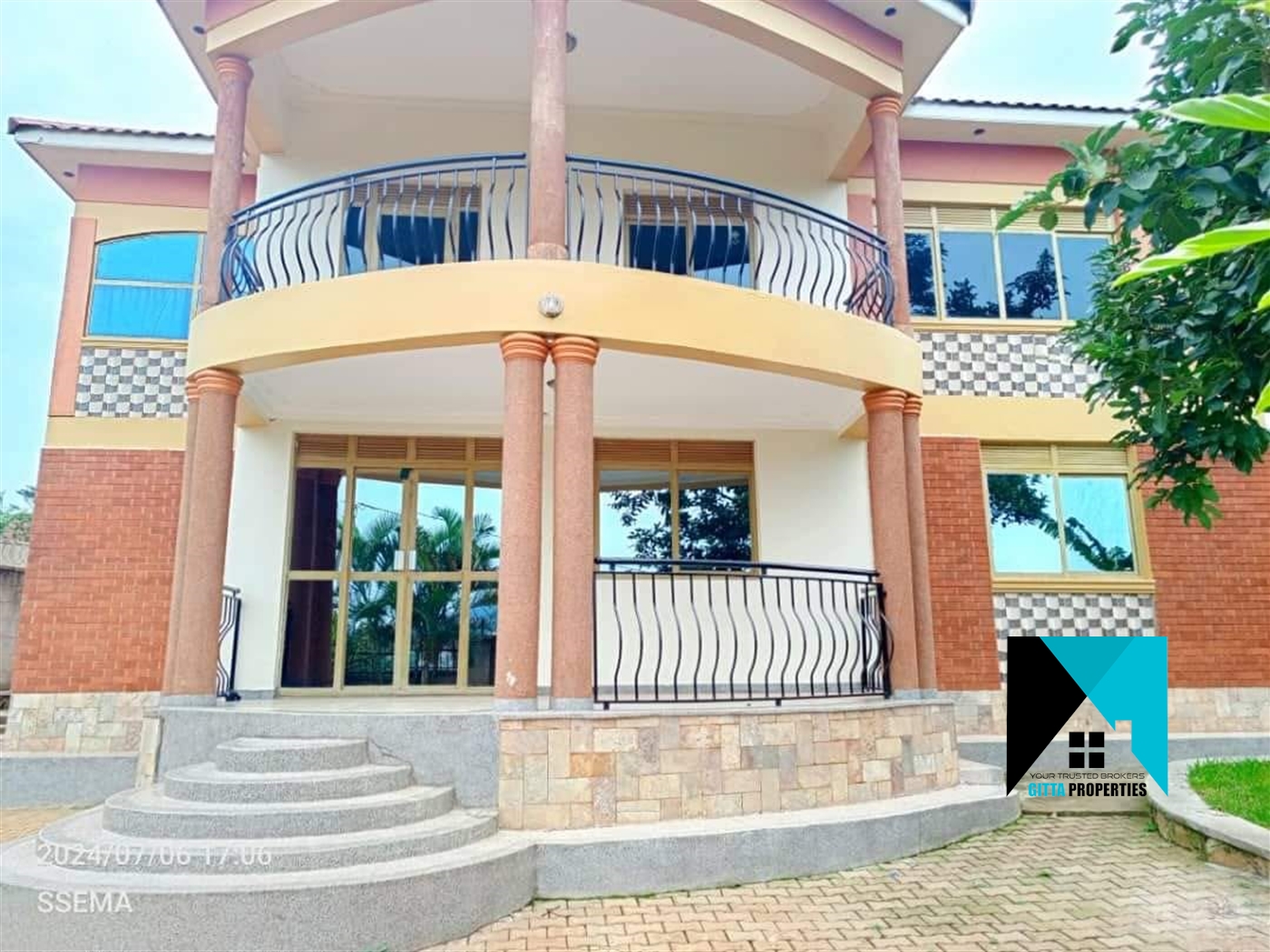 Storeyed house for sale in Buddo Wakiso