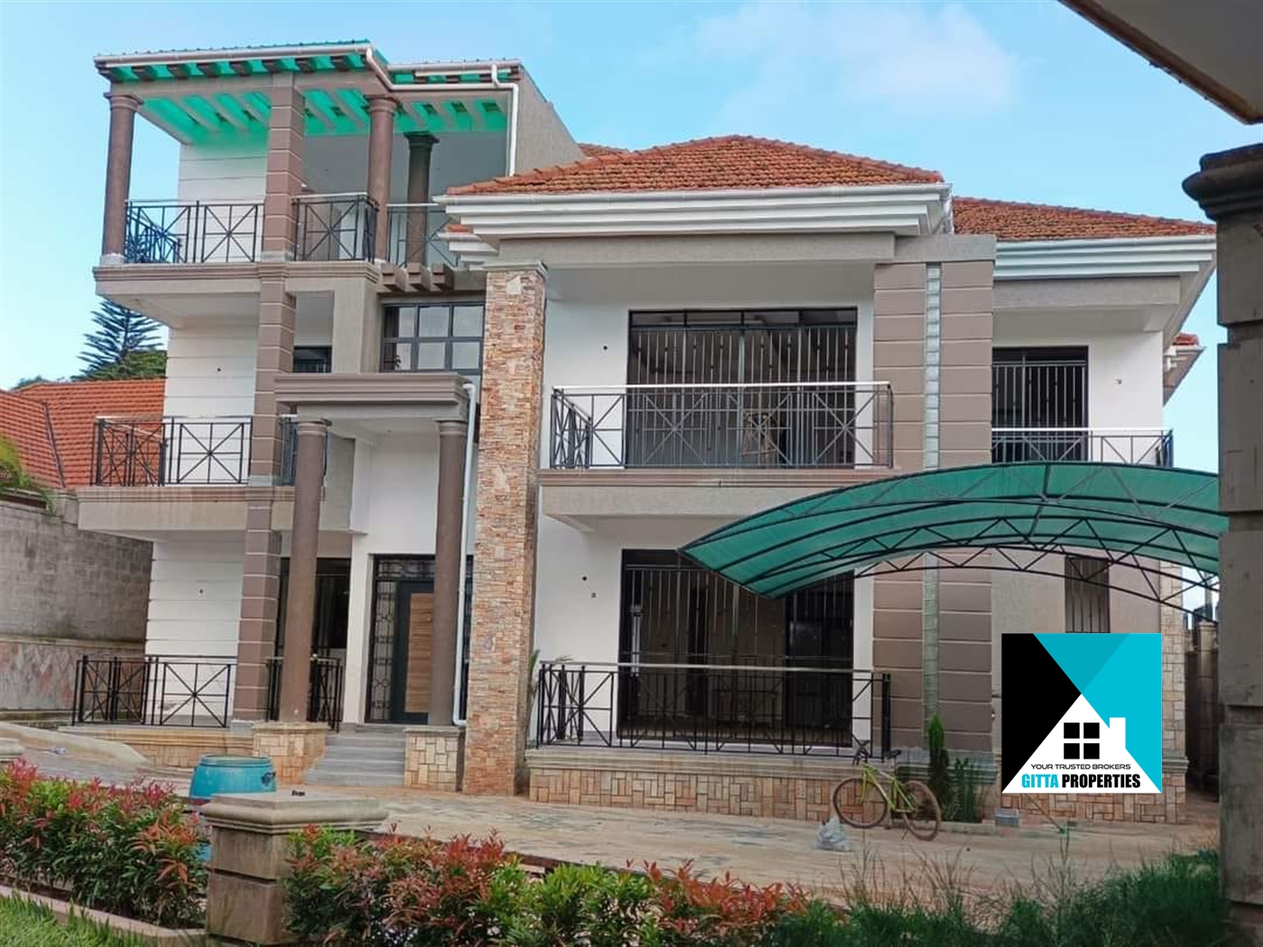 Storeyed house for sale in Kitende Wakiso