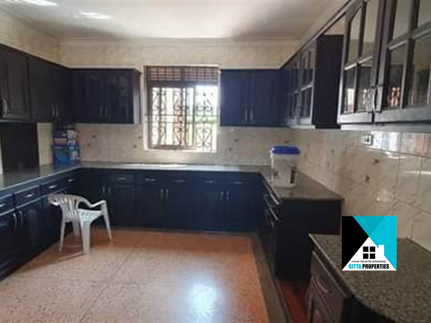 Storeyed house for sale in Kawuku Wakiso