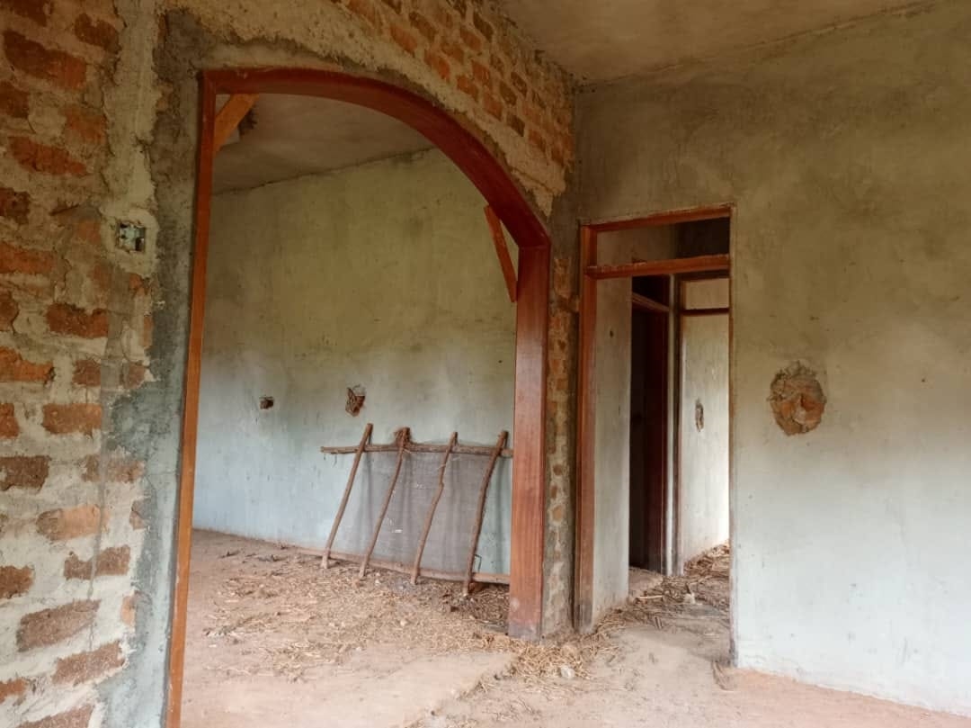 Shell House for sale in Bbanda Wakiso