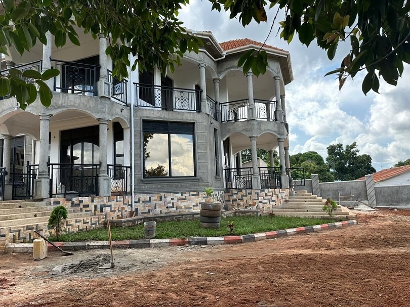 Mansion for sale in Bweya Wakiso