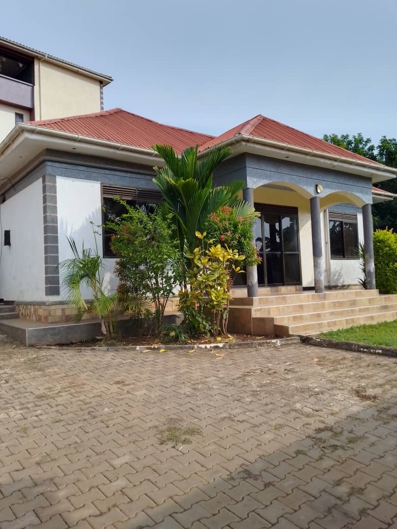 Bungalow for rent in Kira Wakiso