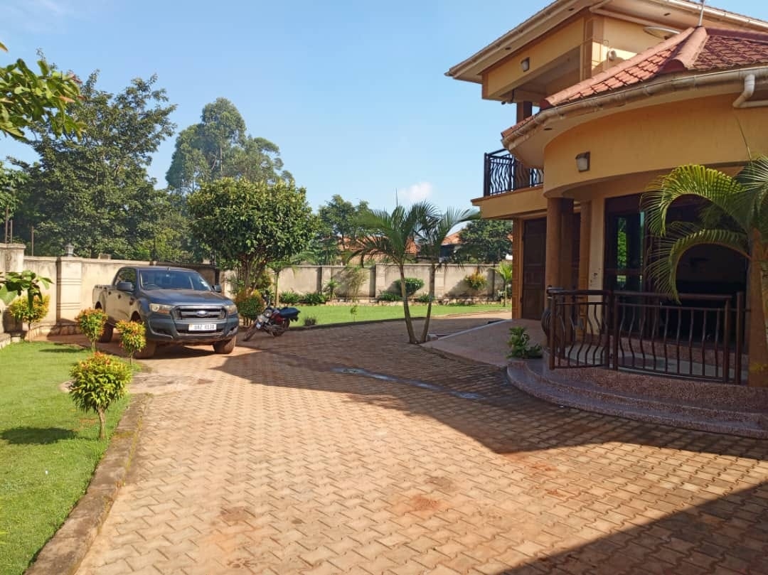 Storeyed house for sale in Namusela Wakiso