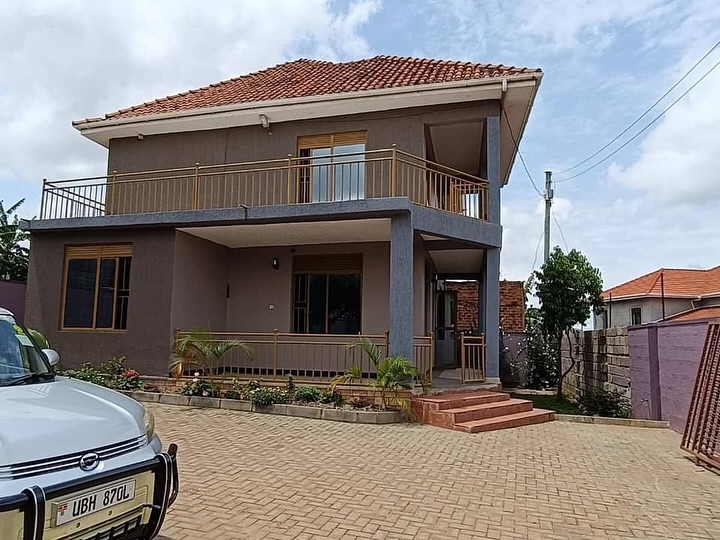 Storeyed house for sale in Kigo Wakiso