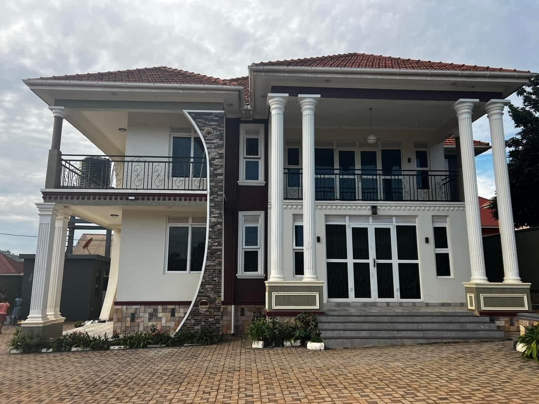 Storeyed house for sale in Seguku Wakiso