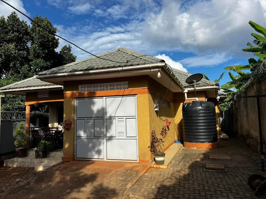 Bungalow for sale in Bwebajja Wakiso