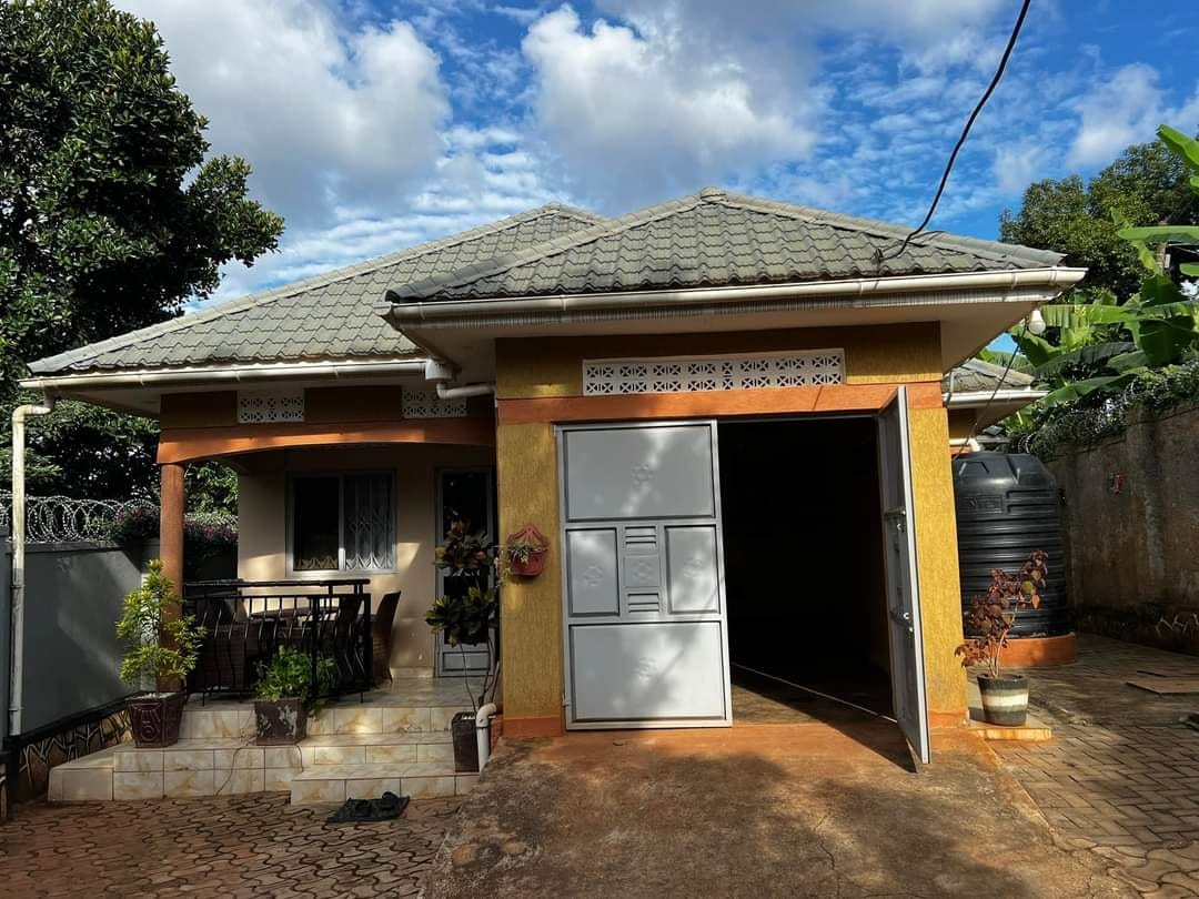 Bungalow for sale in Bwebajja Wakiso