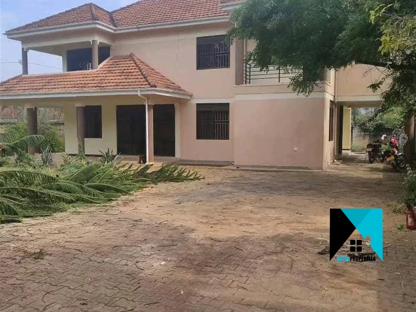 Bungalow for sale in Bugoloobi Kampala