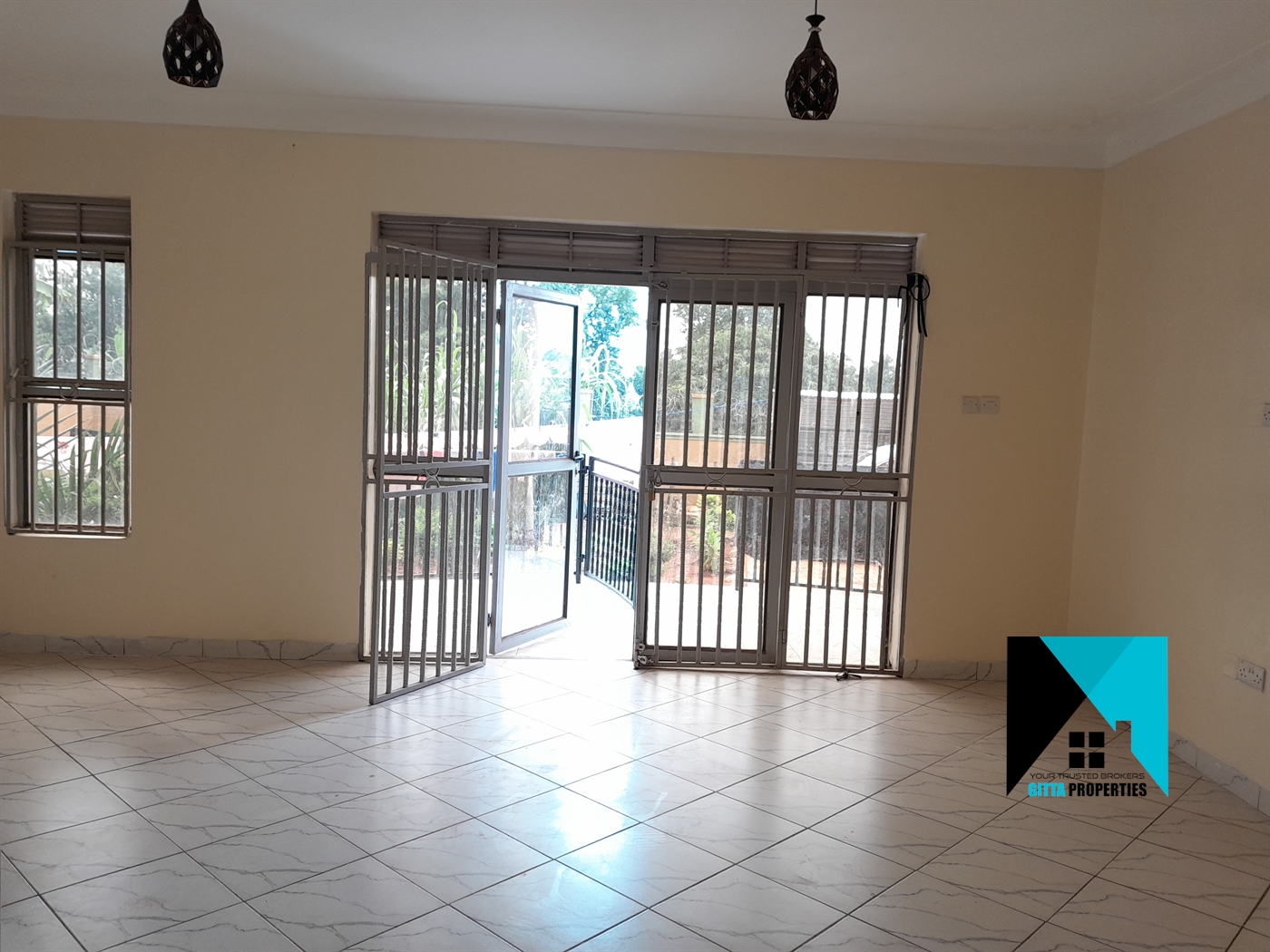 Duplex for rent in Bweyogerere Wakiso