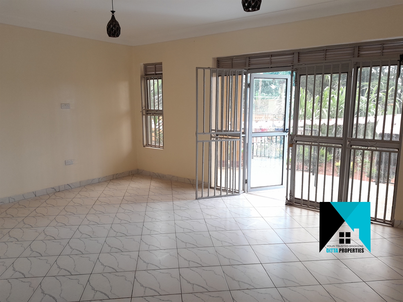 Duplex for rent in Bweyogerere Wakiso