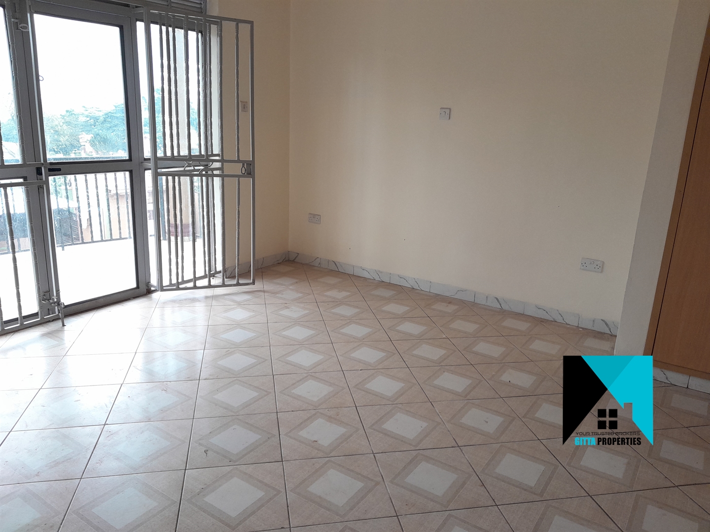 Duplex for rent in Bweyogerere Wakiso