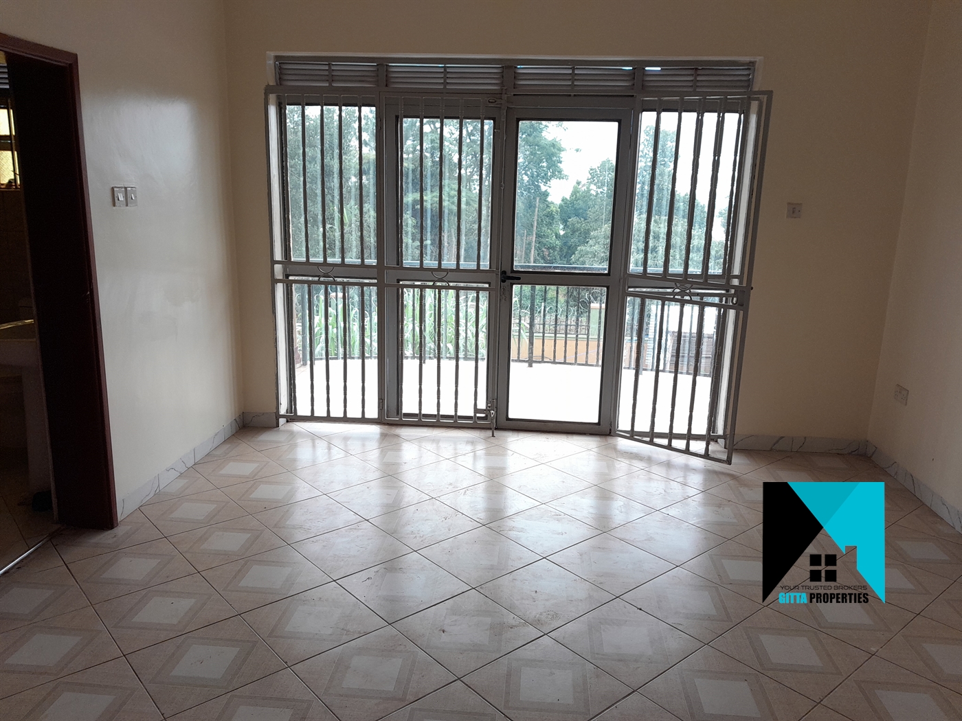 Duplex for rent in Bweyogerere Wakiso