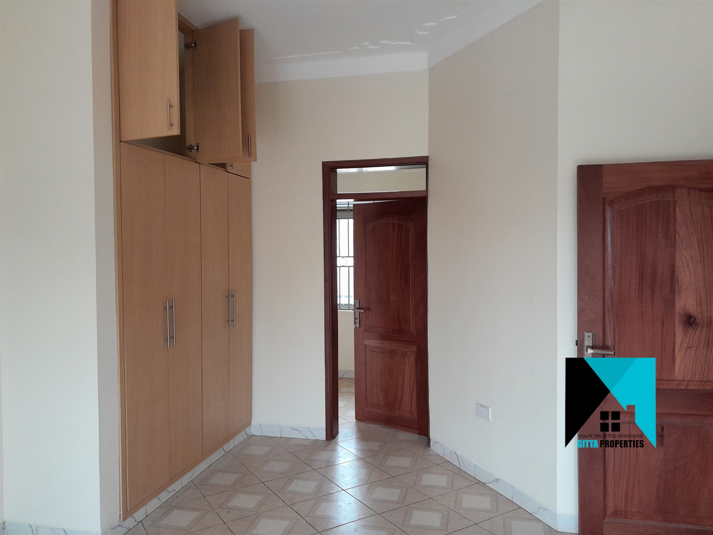 Duplex for rent in Bweyogerere Wakiso