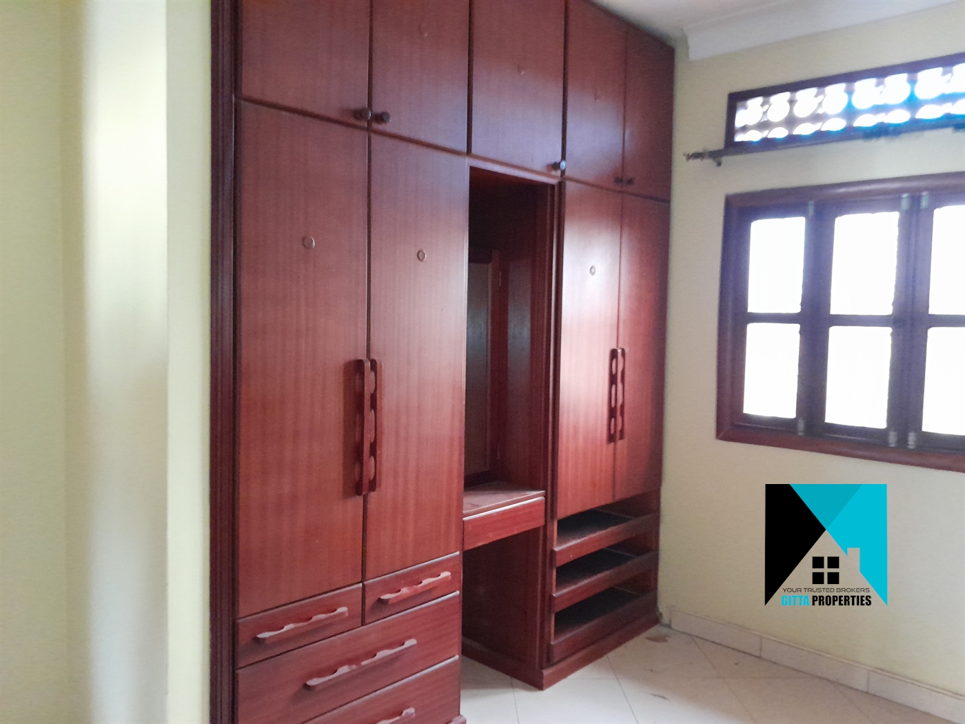 Semi Detached for rent in Mbalwa Wakiso