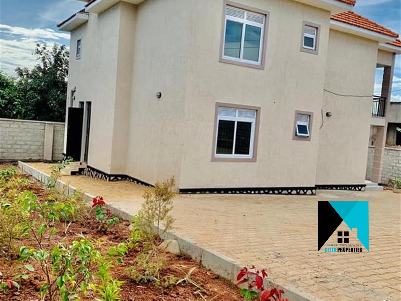 Storeyed house for sale in Kitende Wakiso