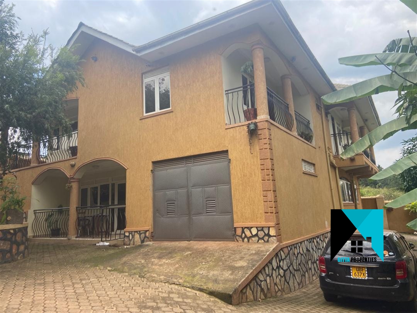 Storeyed house for sale in Nakweelo Wakiso