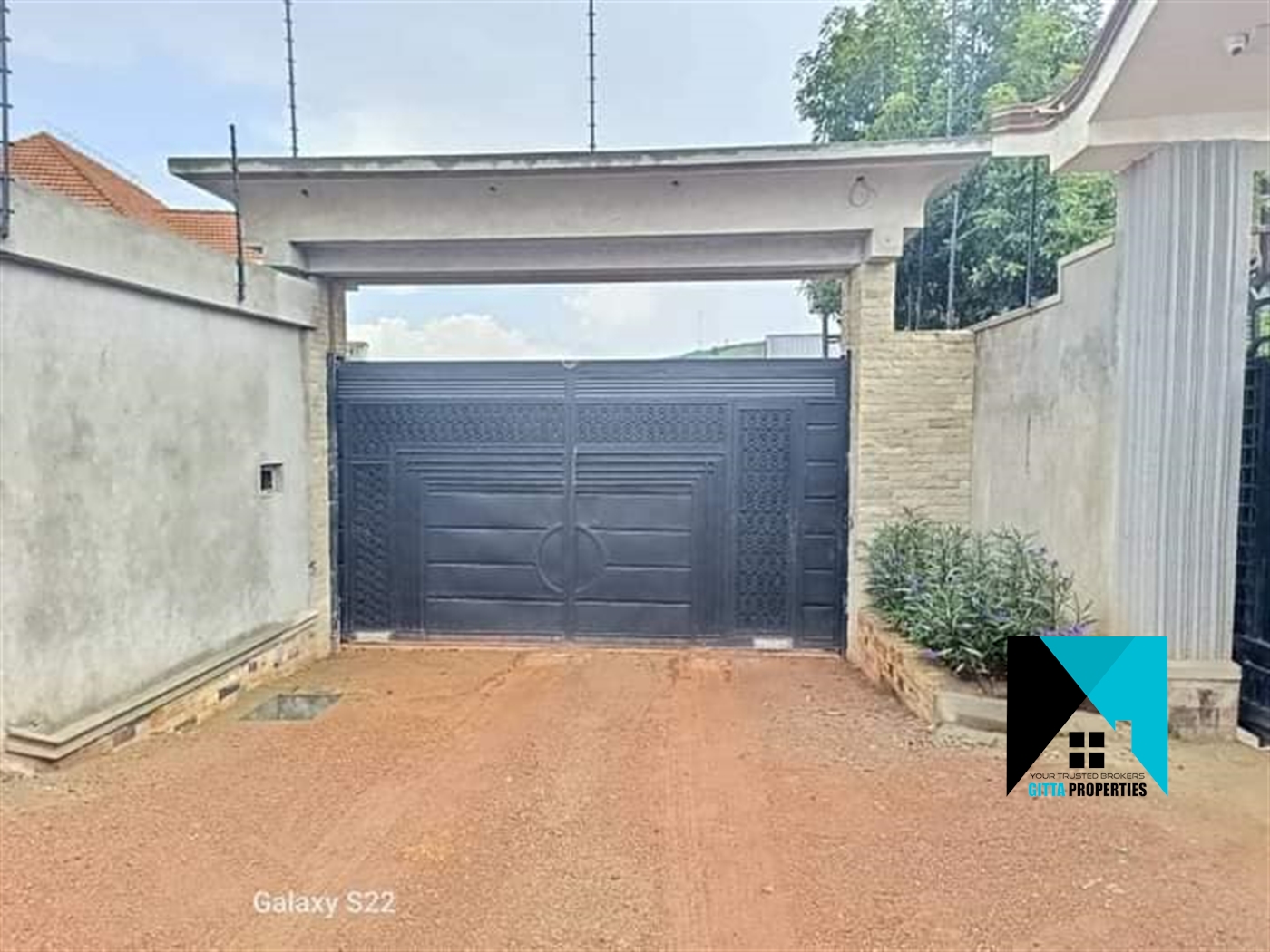 Mansion for sale in Bulenga Wakiso