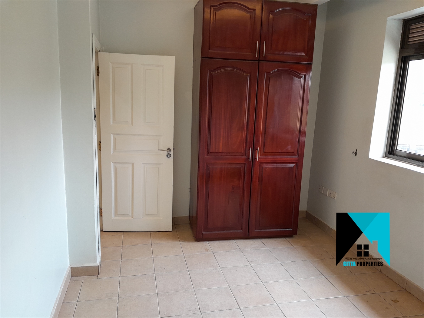 Duplex for rent in Kiwaatule Kampala