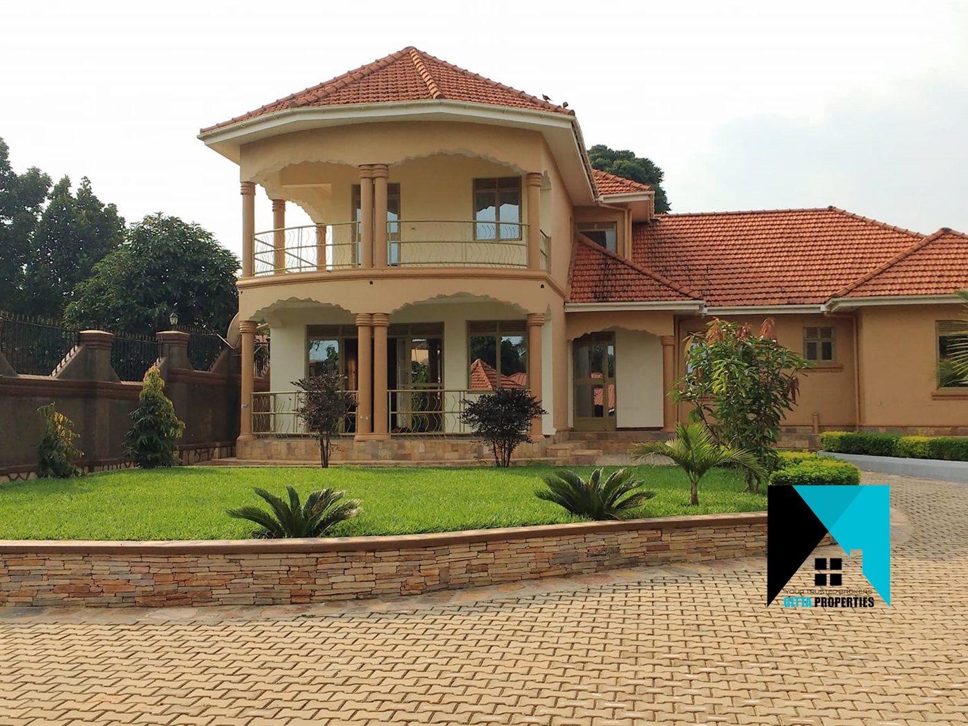 Storeyed house for sale in Kitende Wakiso