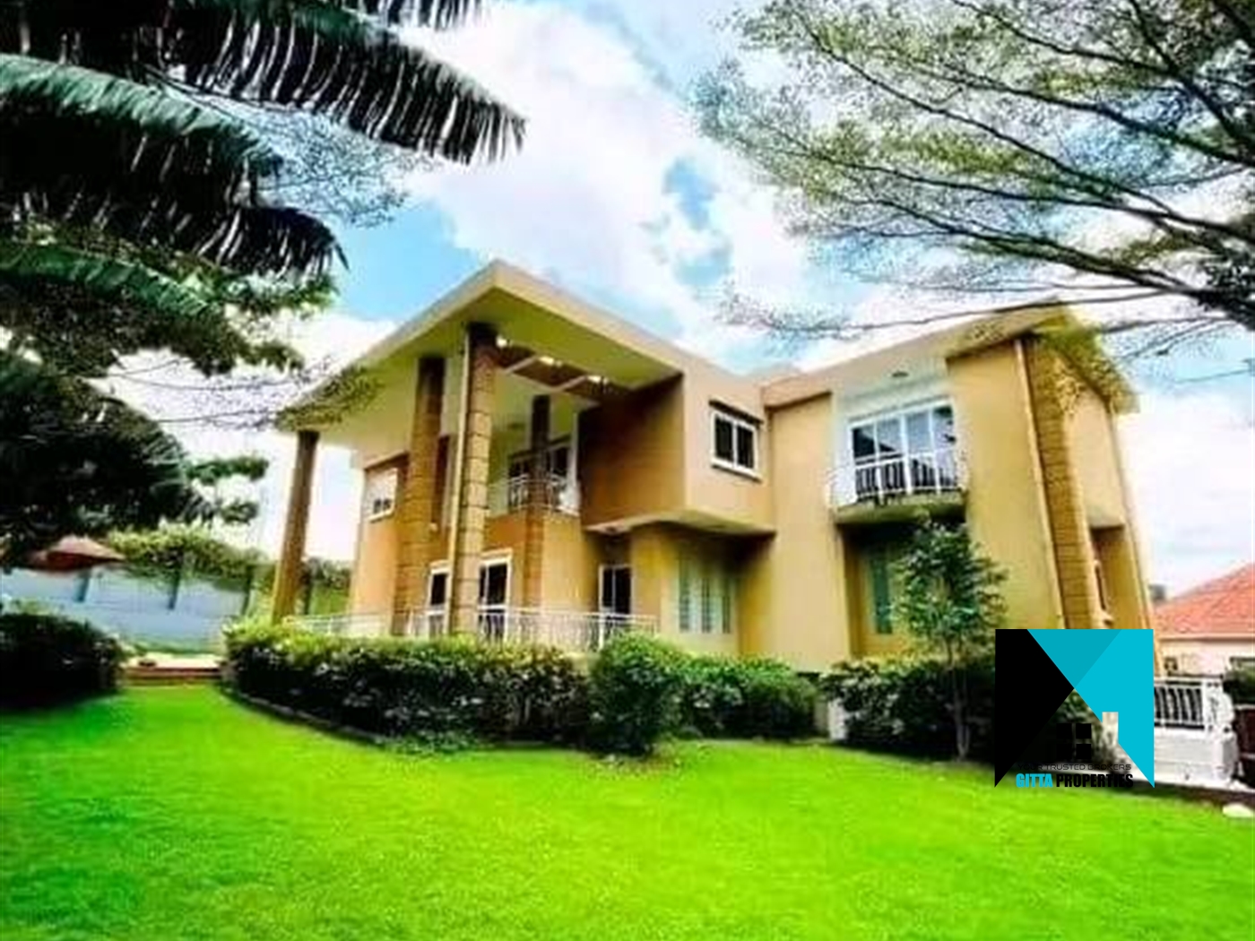 Storeyed house for sale in Lubowa Wakiso