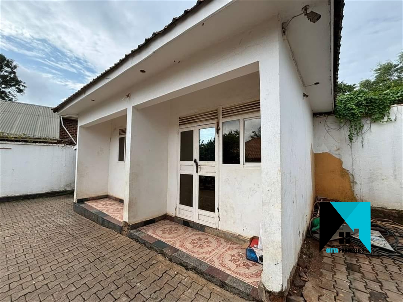 Storeyed house for sale in Naalya Wakiso