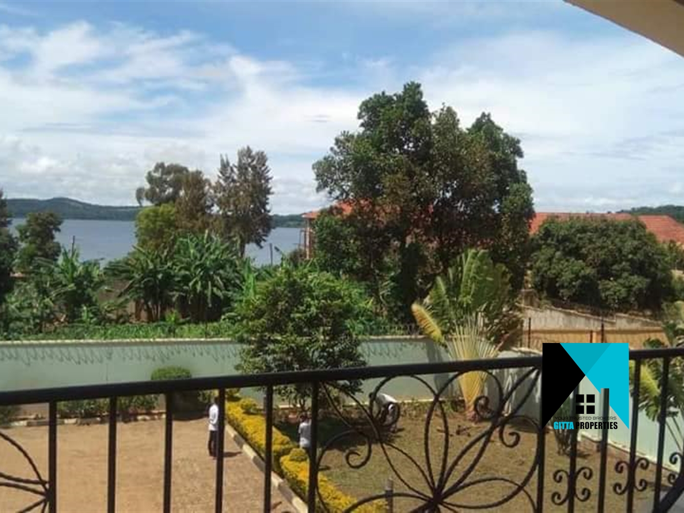 Storeyed house for sale in Naalya Wakiso