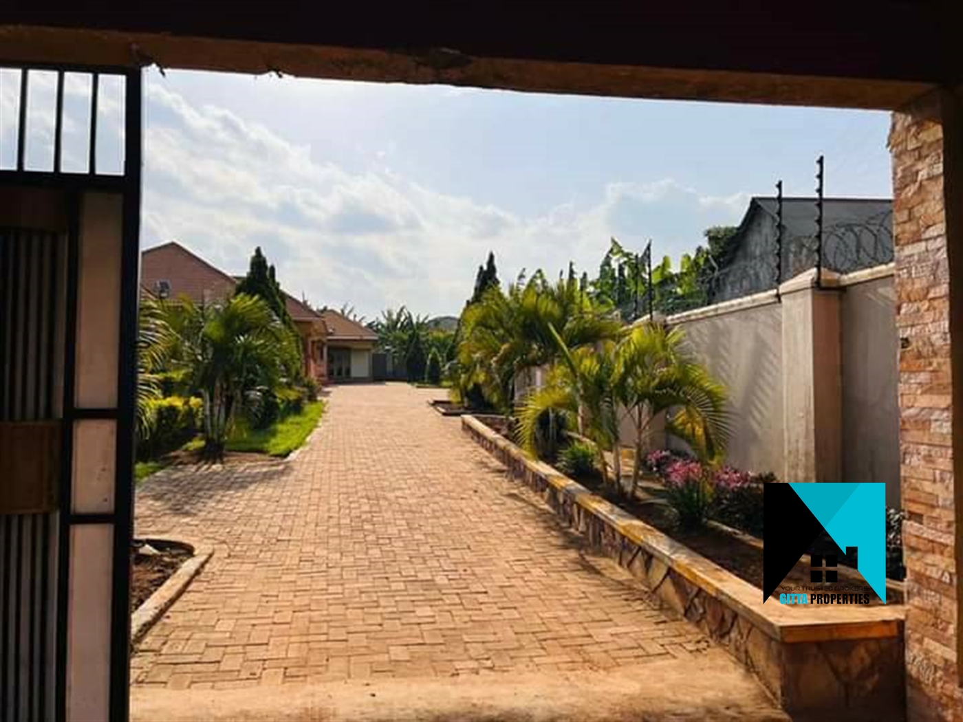 Storeyed house for sale in Kiwenda Wakiso