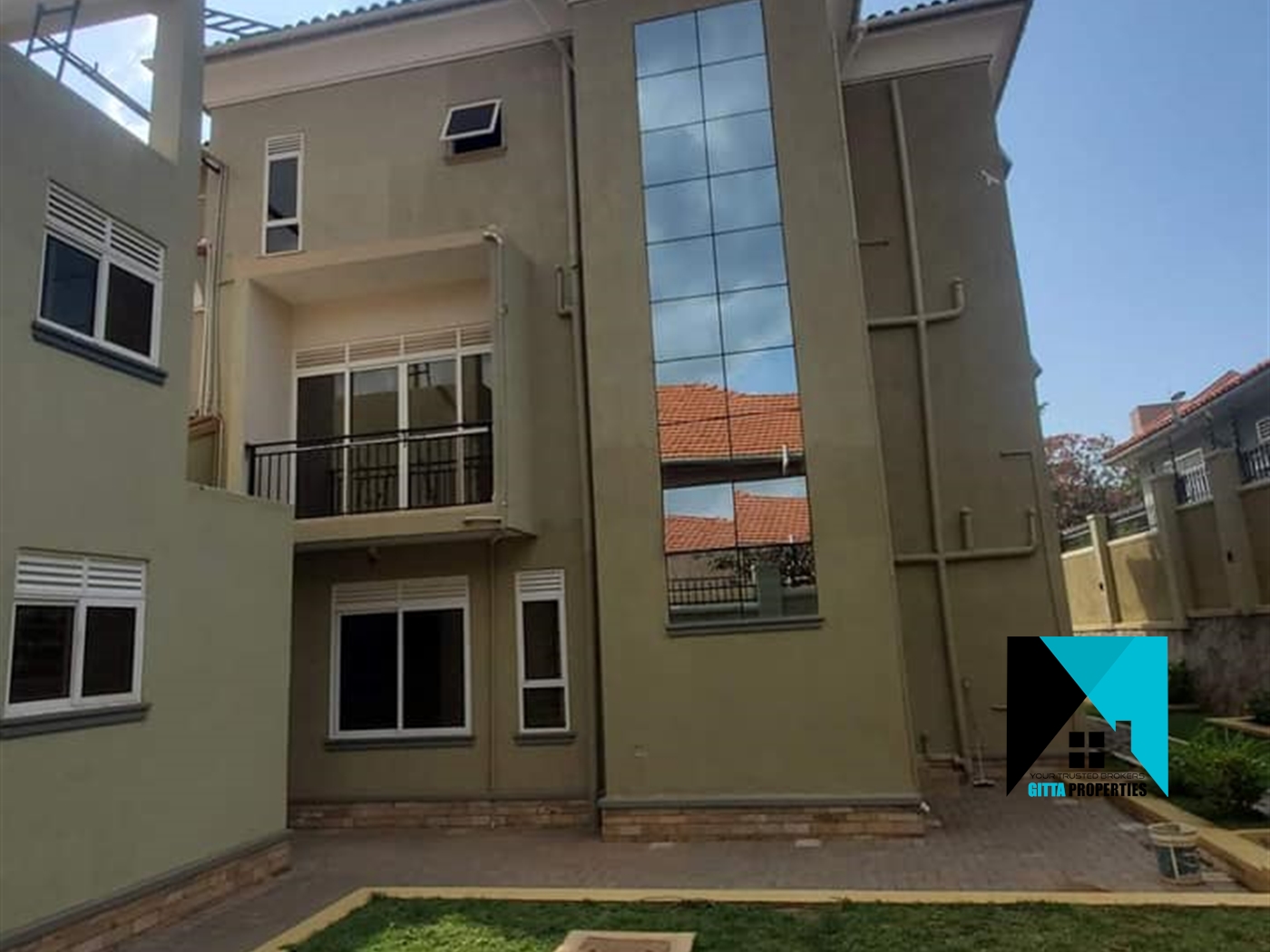 Storeyed house for sale in Munyonyo Kampala