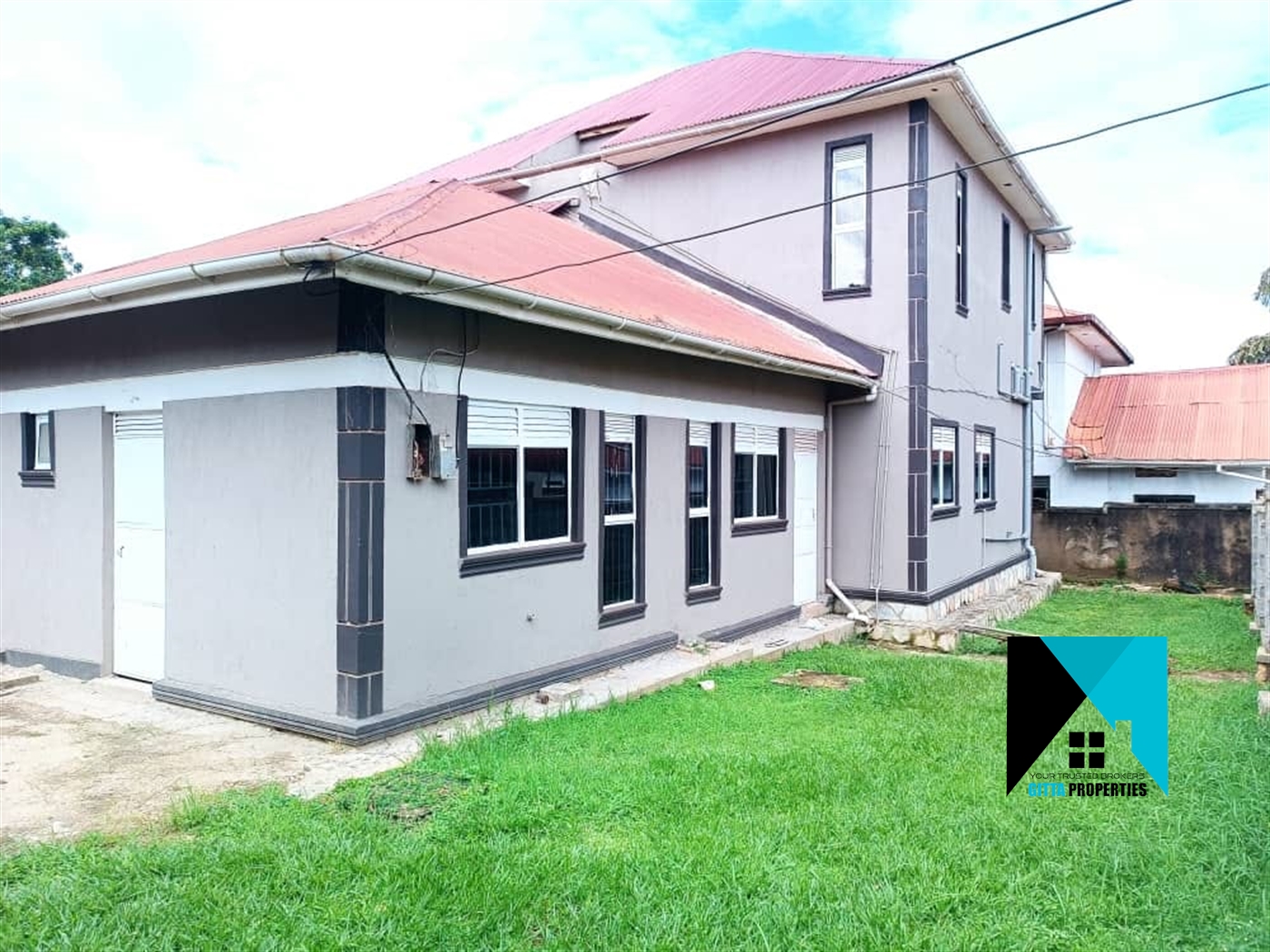 Storeyed house for sale in Kasangatii Wakiso