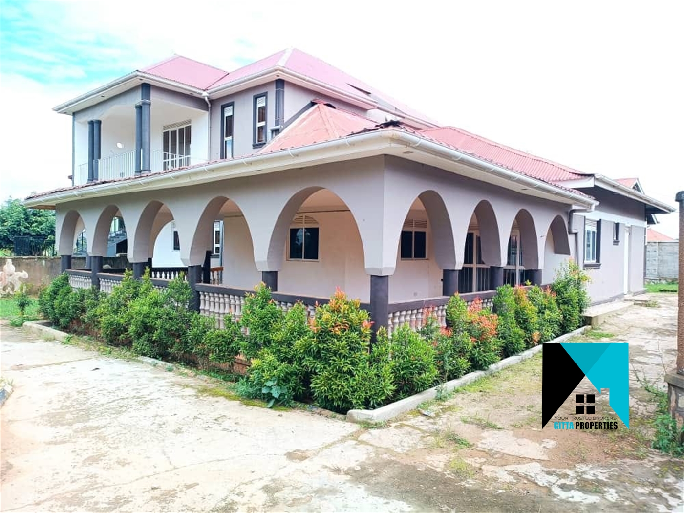 Storeyed house for sale in Kasangatii Wakiso