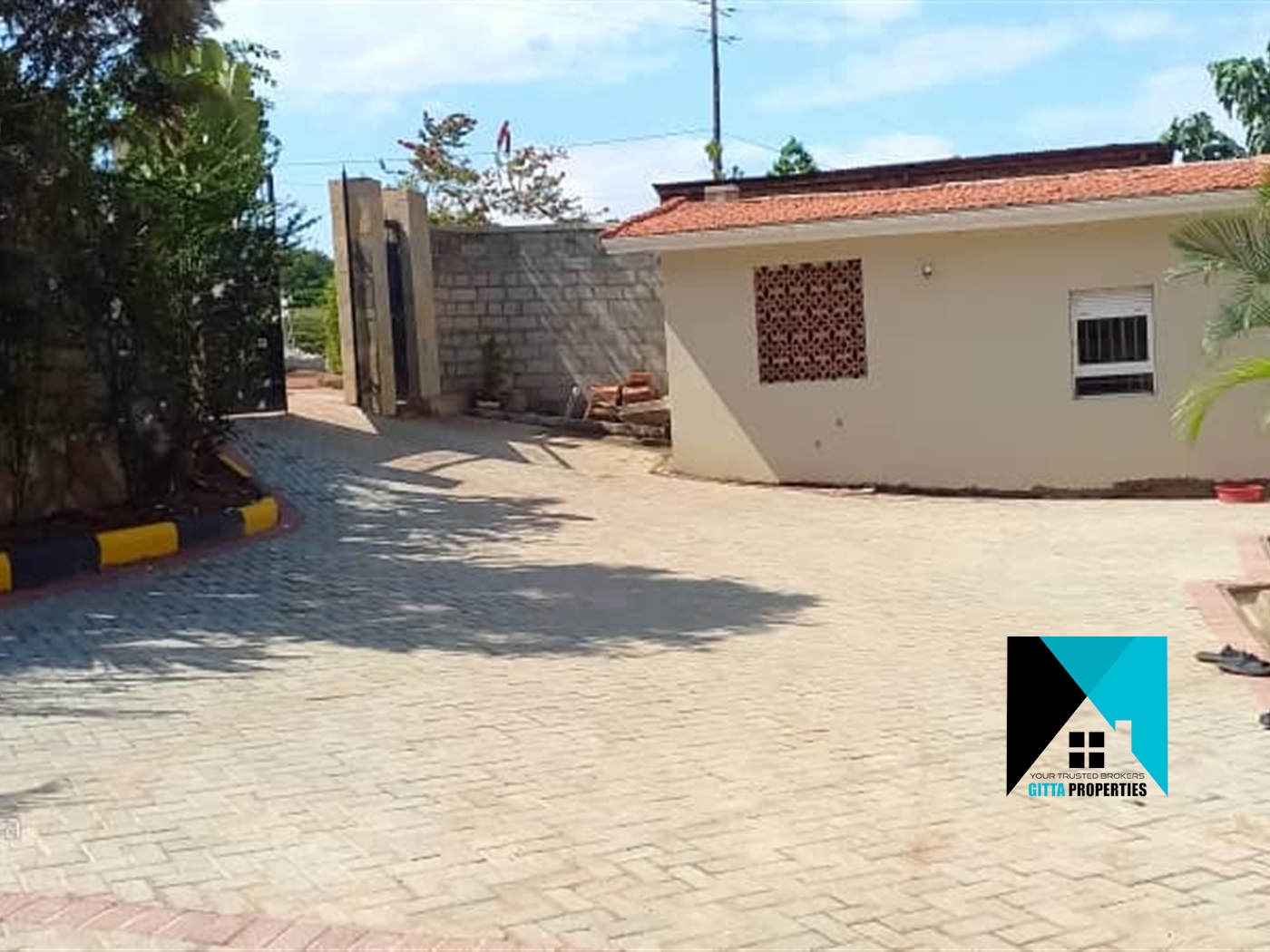 Bungalow for sale in Kigo Wakiso